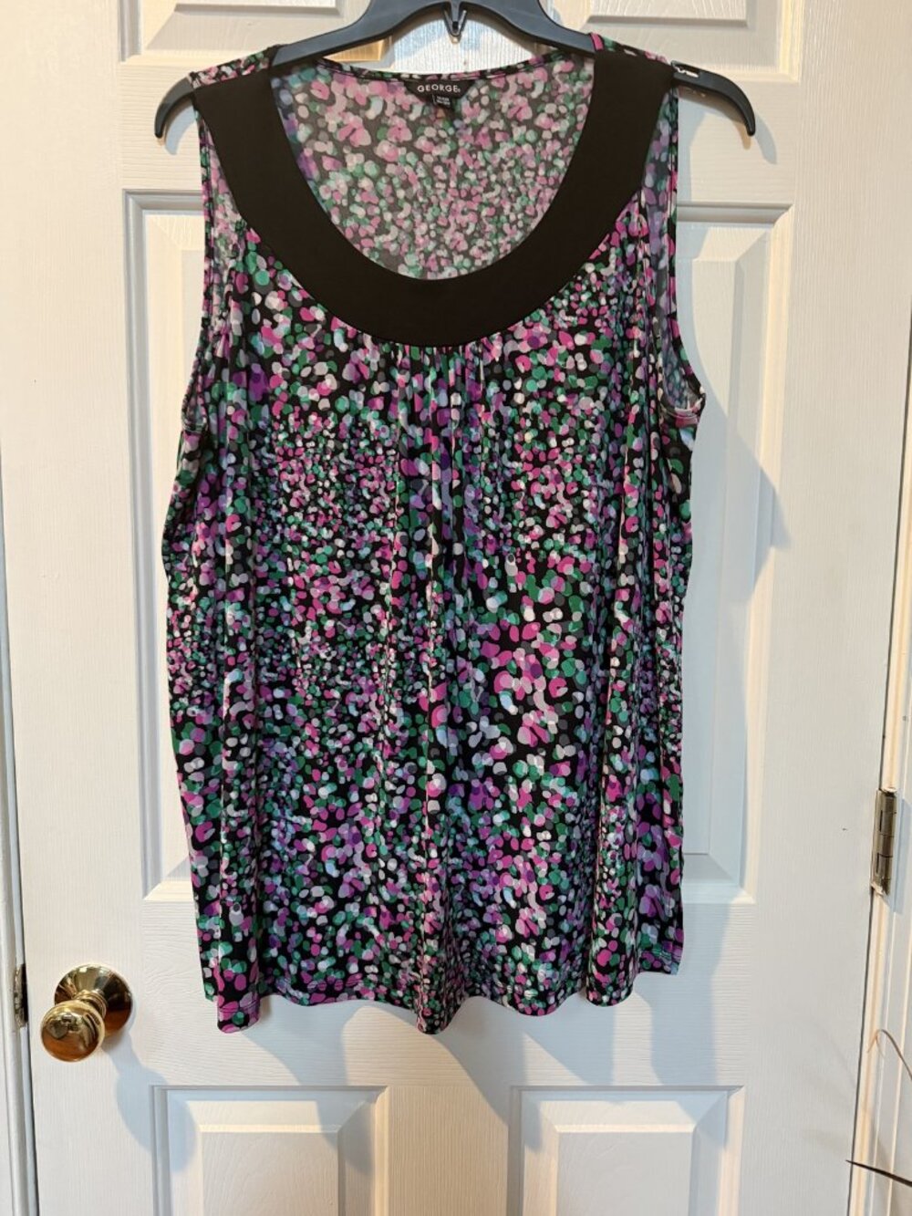 George Size 2X Sleeveless Tank with Multicolor Dot Pattern
